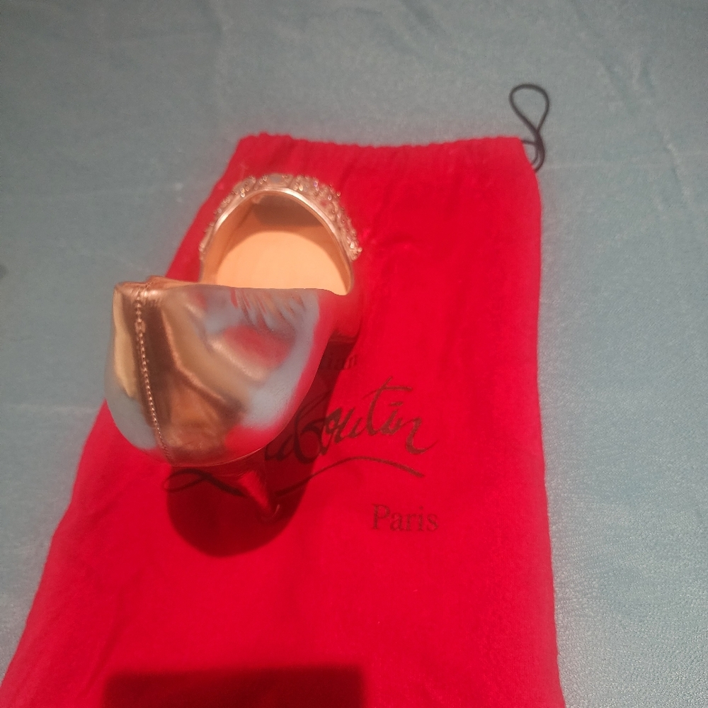 Authentic Christian louboutin bling pump size 38. Dust bag only, no box. - Picture 13 of 14